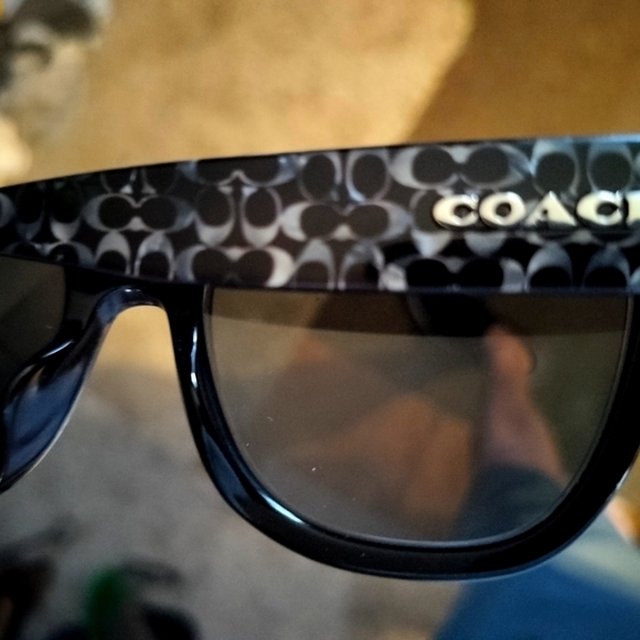 Coach sunglasses - Picture 1 of 3